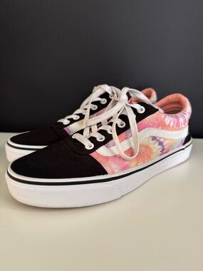 Vans Ward in Black & Tie-Dye, Women’s 8.5